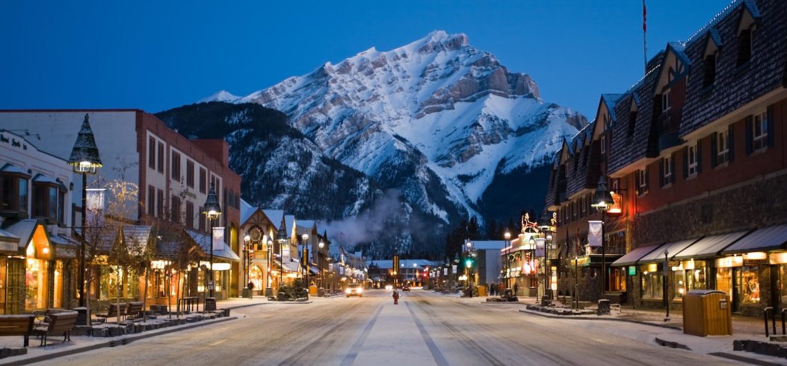 Photo source: https://www.banfftours.com/how-to-plan-the-best-banff-winter-itinerary/